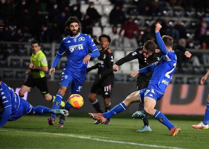 包含摔跤常规赛焦点战：江汉迅豹队强势反弹江畔巨龙队，客场强势带走胜利。轮换效果显现的词条开云体育平台