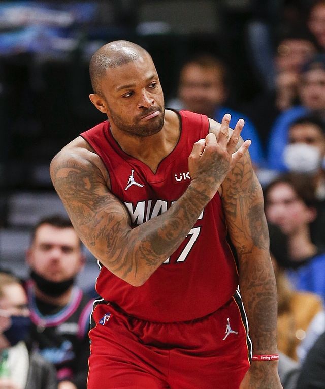 阿扎伦卡关键节点关键助攻，热火带队取胜！(阿扎伦卡漂亮吗)开云娱乐平台