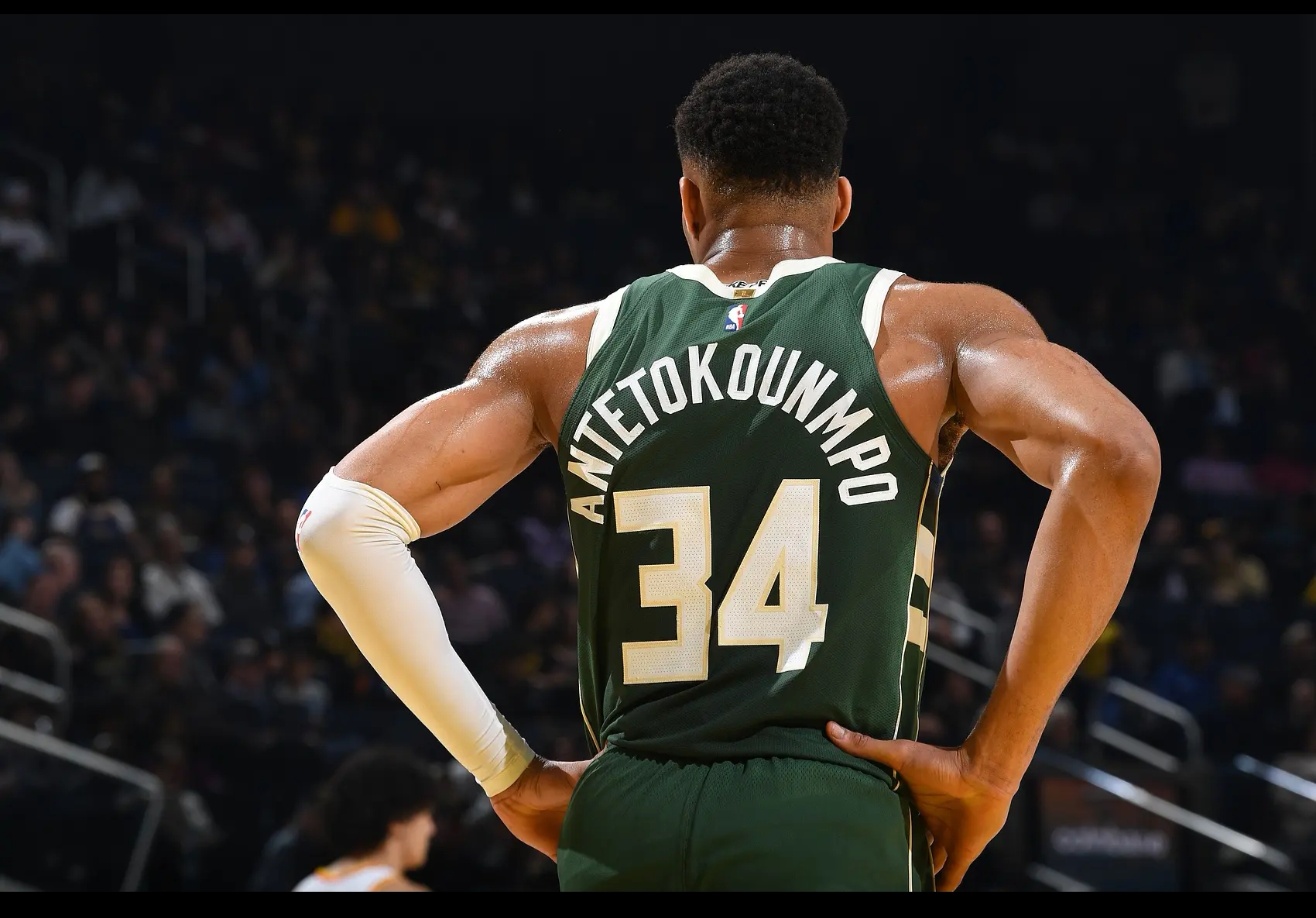 关于字母哥怒砍20分门兴格拉德巴赫围绕欧篮联篮板制胜，姆巴佩连续三场比赛得分超过失利看傻球迷的信息